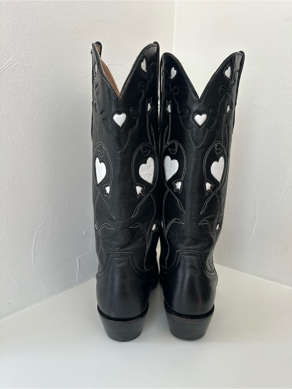 RARE White Tag - Heart Boots - Picture 6 of 11